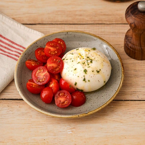 Assiette de burrata et tomates cerises